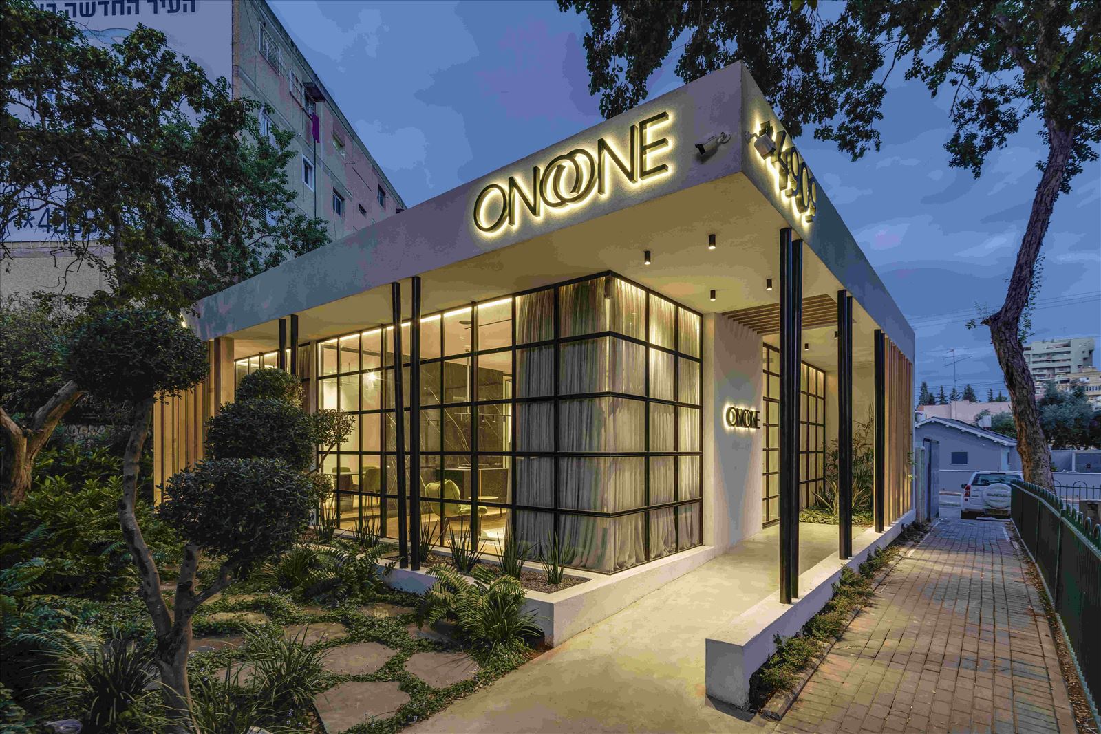 פרויקט תאורה - sales office - onone