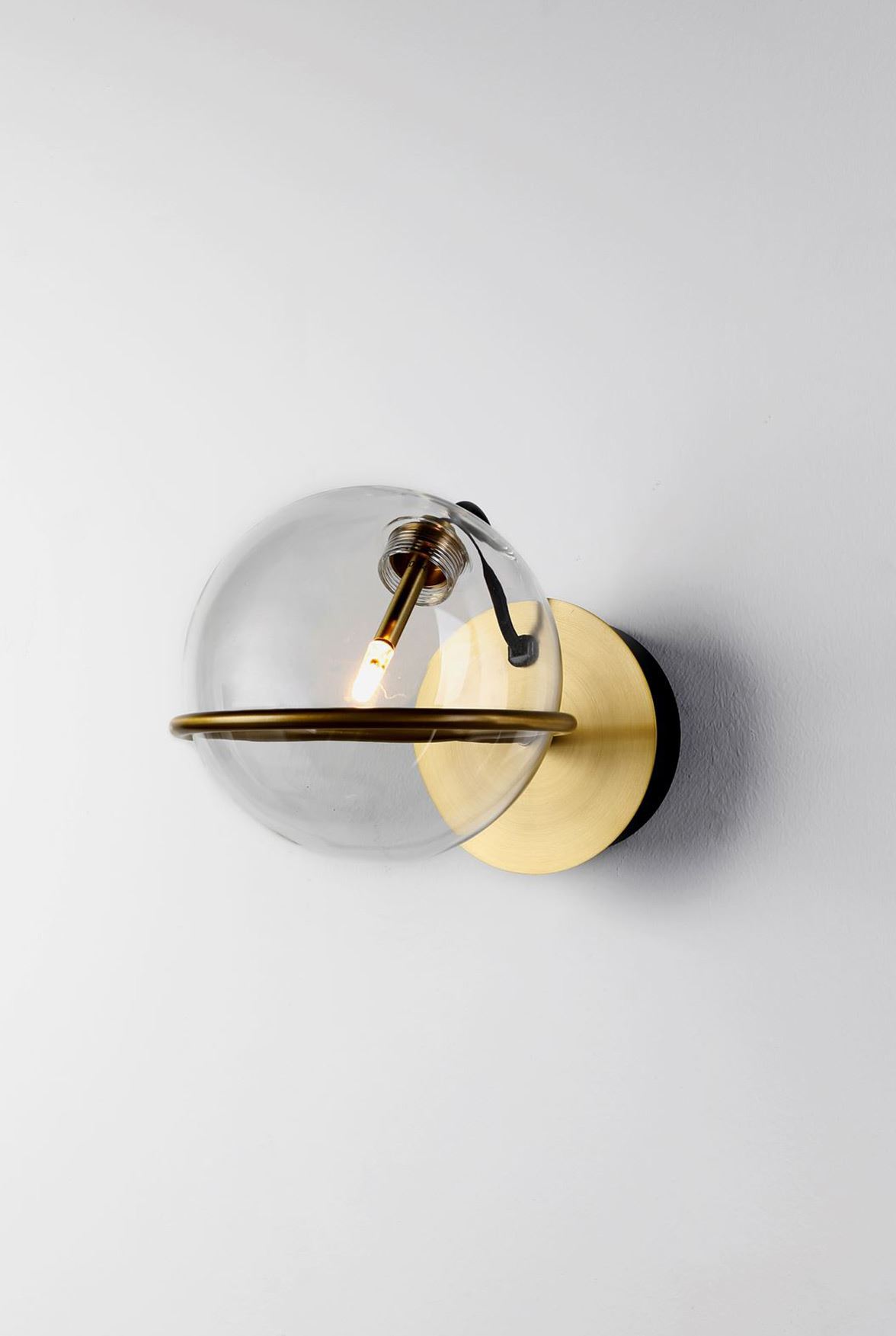 גופי תאורה בקטגוריית מנורות קיר שם המוצר Bolster Ring • Dori Kimhi Lighting 2566